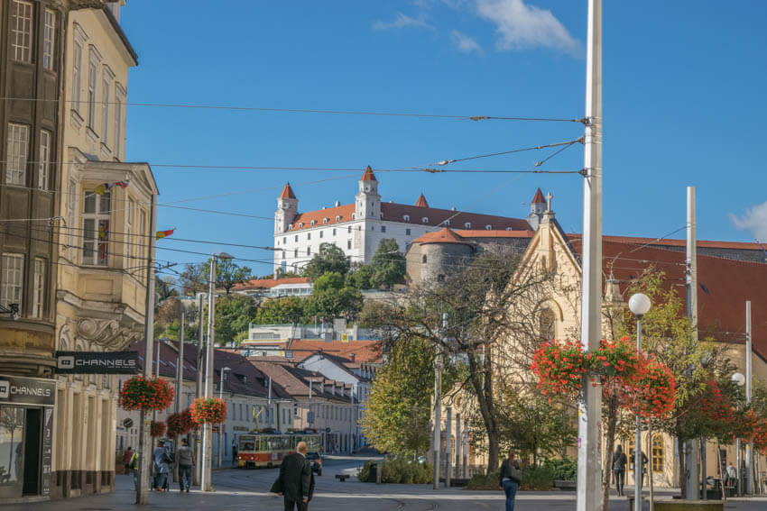 Bratislava Burg von der Altstadt