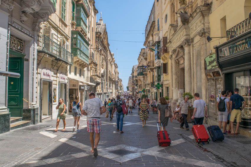 Unterwegs in Maltas Hauptstadt Valletta - Republic Street